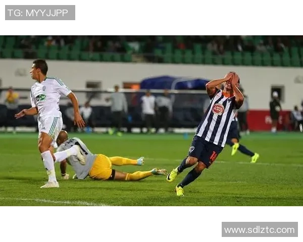 蒙特瑞与桑托斯拉古纳的激烈对决揭示足球战术的精彩博弈